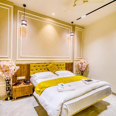 La Hotel Metro Near Bkc Βομβάη Εξωτερικό φωτογραφία