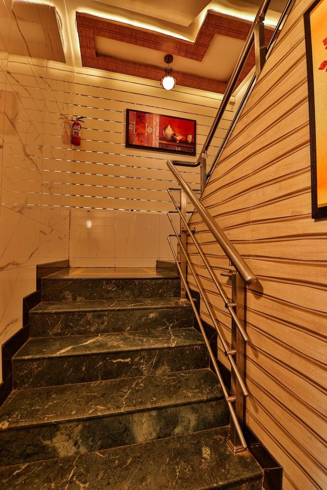 La Hotel Metro Near Bkc Βομβάη Εξωτερικό φωτογραφία