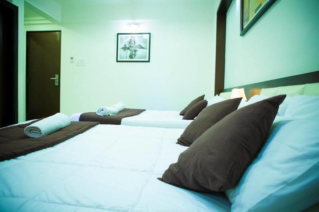 La Hotel Metro Near Bkc Βομβάη Εξωτερικό φωτογραφία